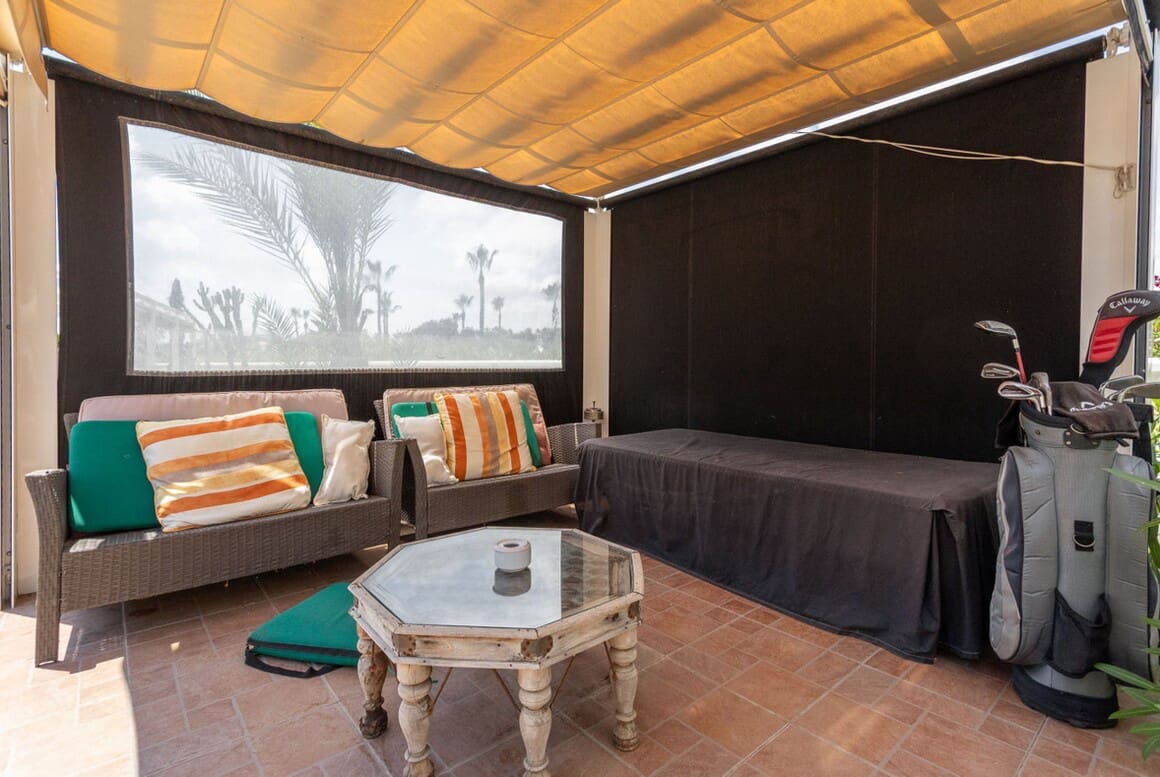 4 soveværelse Villa til salg i Orihuela Costa med swimmingpool garage - € 750.000 (Ref: 10175875)