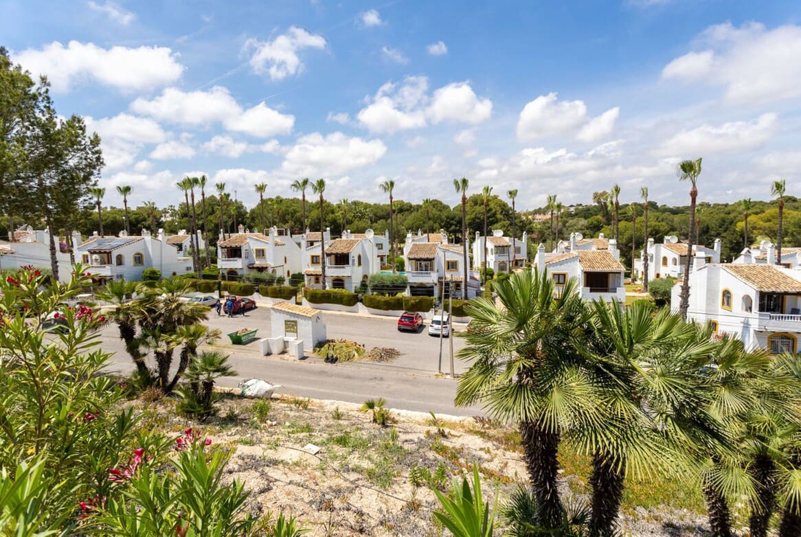 4 soveværelse Villa til salg i Orihuela Costa med swimmingpool garage - € 750.000 (Ref: 10175875)