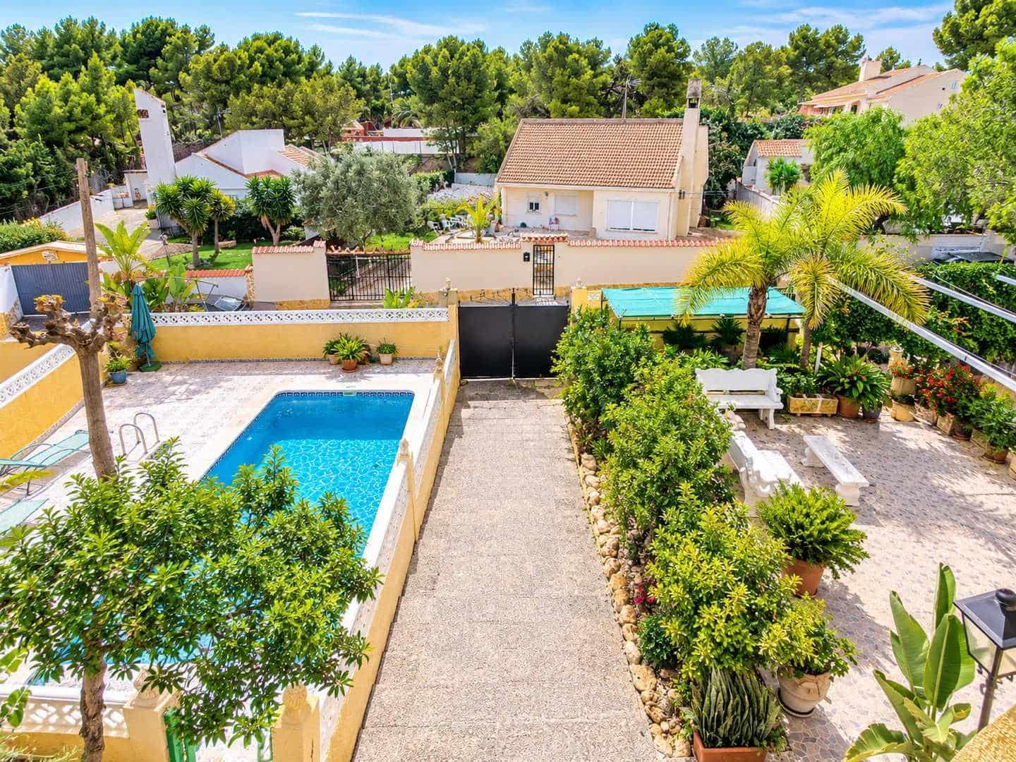 3 slaapkamer Villa te koop in San Miguel de Salinas met zwembad garage - € 369.000 (Ref: 10176964)