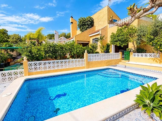 3 slaapkamer Villa te koop in San Miguel de Salinas met zwembad garage - € 369.000 (Ref: 10176964)