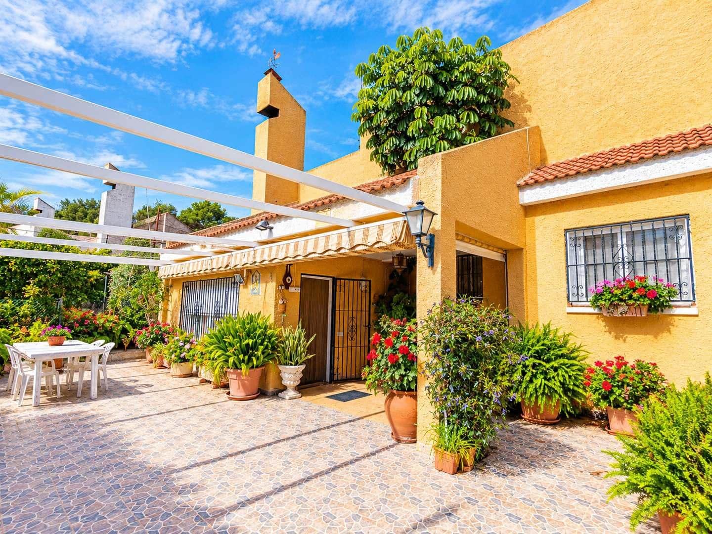 3 slaapkamer Villa te koop in San Miguel de Salinas met zwembad garage - € 369.000 (Ref: 10176964)