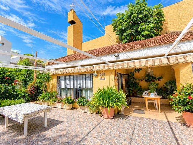 3 slaapkamer Villa te koop in San Miguel de Salinas met zwembad garage - € 369.000 (Ref: 10176964)