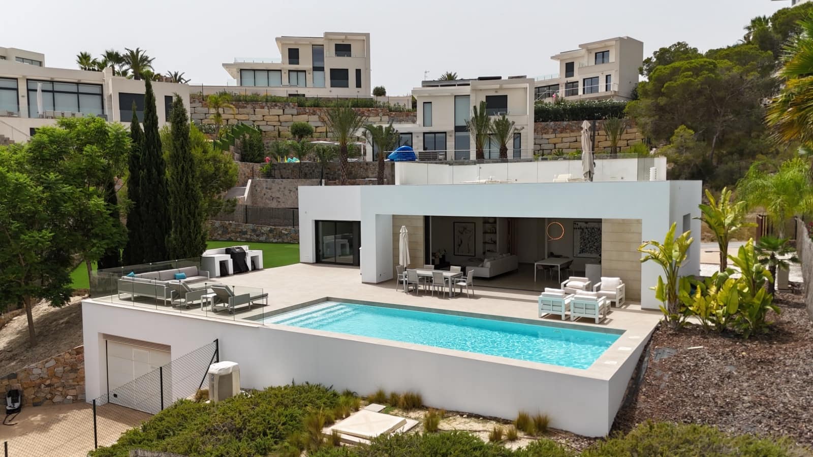 3 sypialnia Willa na sprzedaż w Orihuela Costa z basenem garażem - 995 000 € (Ref: 10176965)