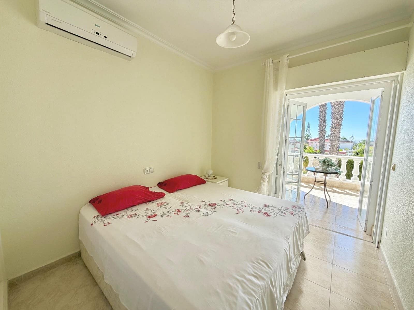 4 sypialnia Willa na sprzedaż w Ciudad Quesada z basenem garażem - 690 000 € (Ref: 10176967)