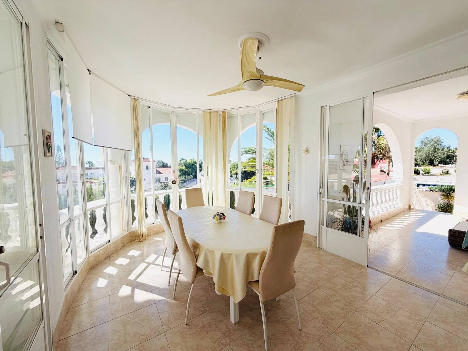 4 sypialnia Willa na sprzedaż w Ciudad Quesada z basenem garażem - 690 000 € (Ref: 10176967)