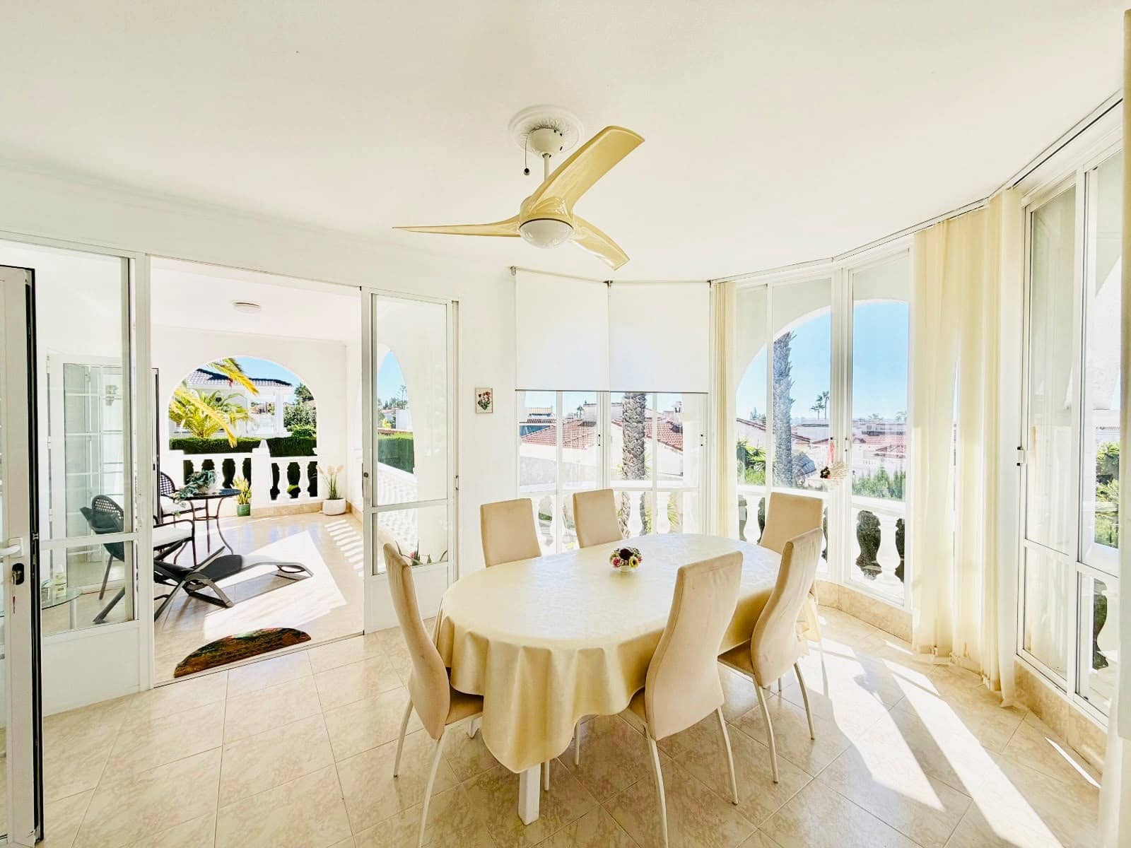 4 sypialnia Willa na sprzedaż w Ciudad Quesada z basenem garażem - 690 000 € (Ref: 10176967)