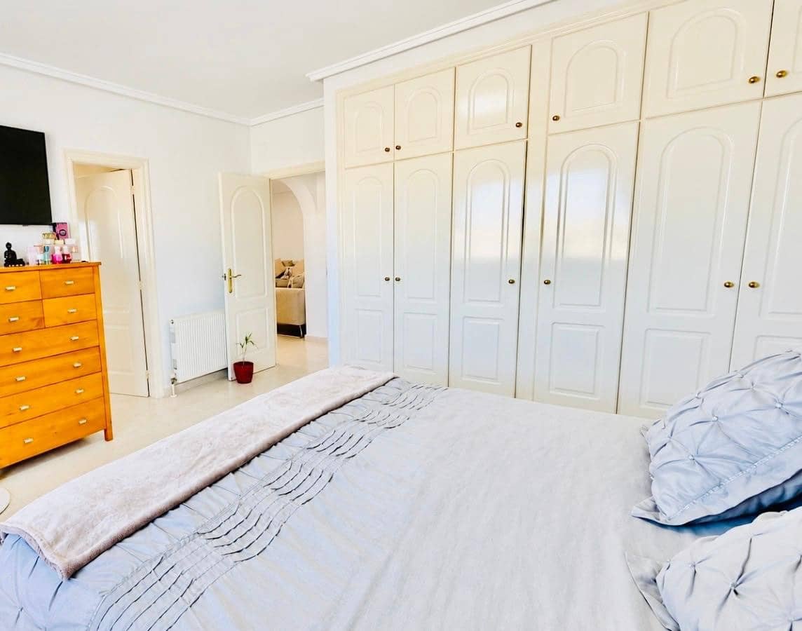 4 sypialnia Willa na sprzedaż w Ciudad Quesada z basenem garażem - 569 000 € (Ref: 10176968)