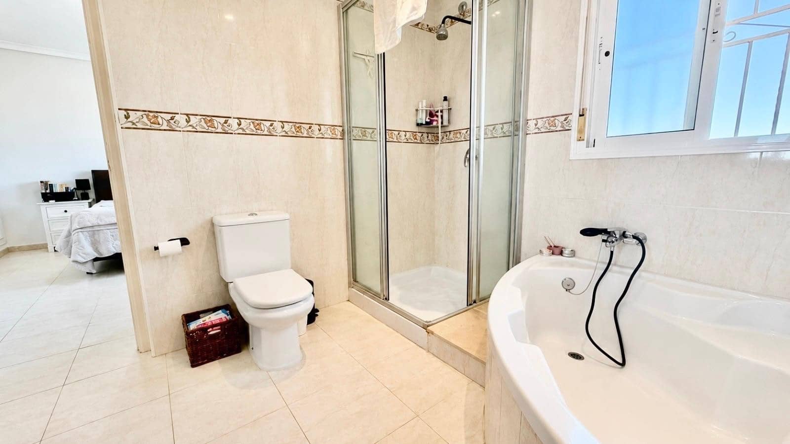 4 sypialnia Willa na sprzedaż w Ciudad Quesada z basenem garażem - 569 000 € (Ref: 10176968)