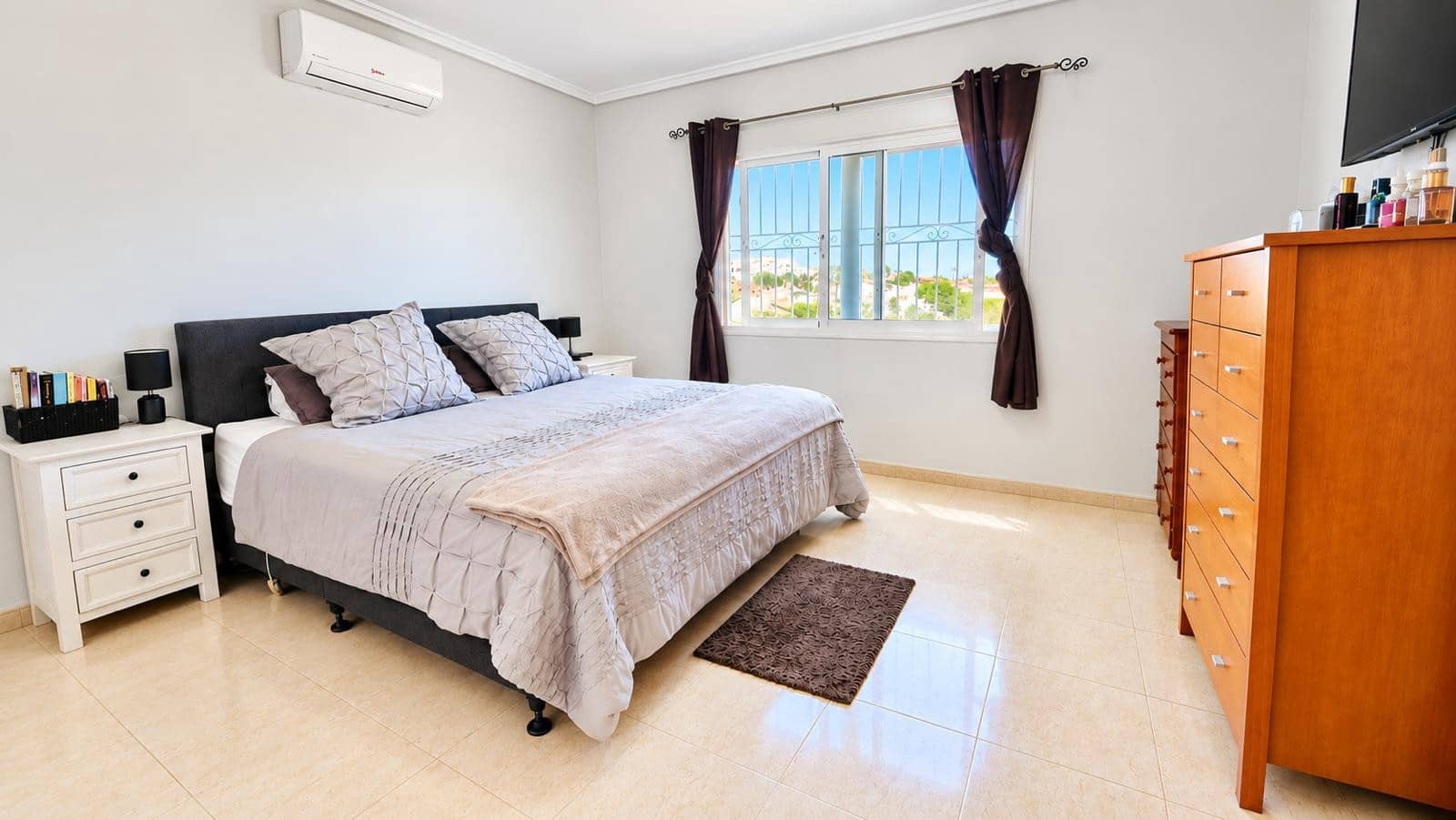 4 sypialnia Willa na sprzedaż w Ciudad Quesada z basenem garażem - 569 000 € (Ref: 10176968)