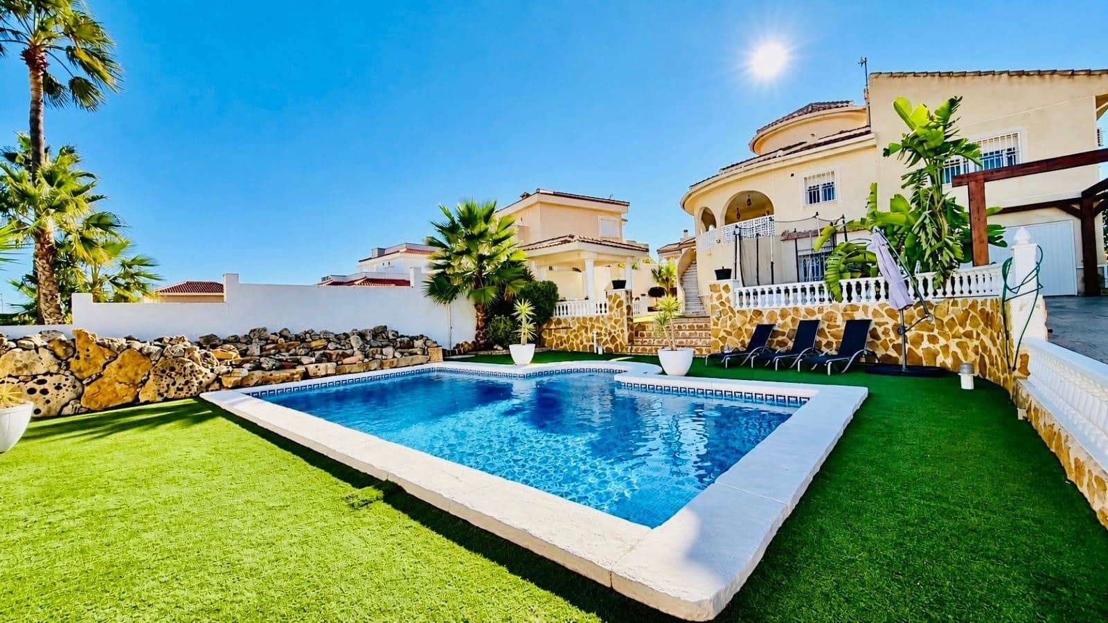 4 sypialnia Willa na sprzedaż w Ciudad Quesada z basenem garażem - 569 000 € (Ref: 10176968)