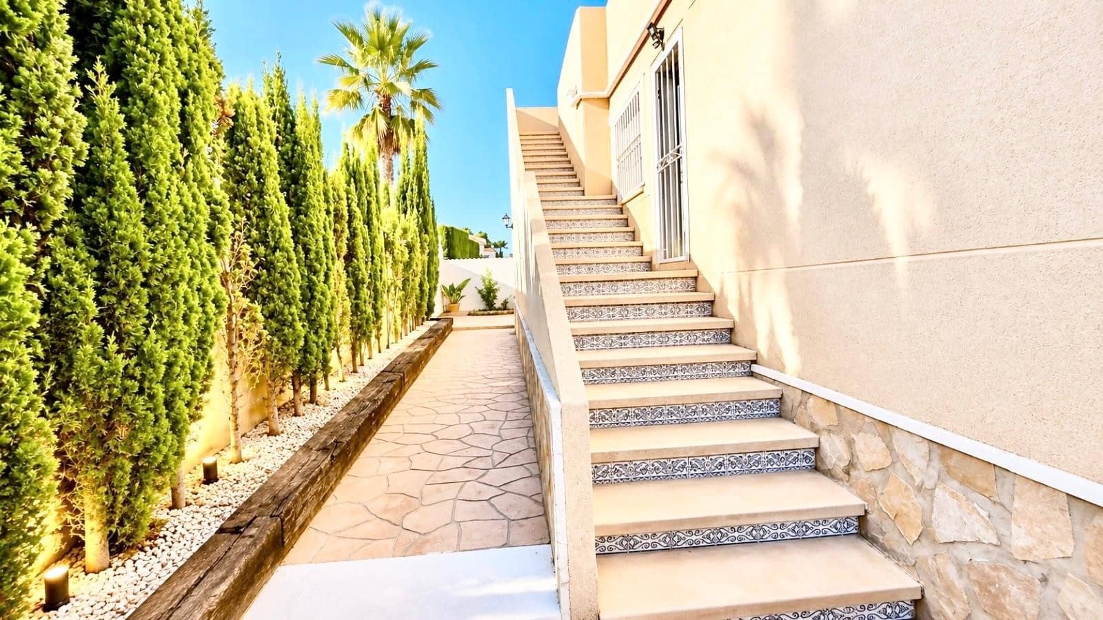 4 sypialnia Willa na sprzedaż w Ciudad Quesada z basenem garażem - 569 000 € (Ref: 10176968)
