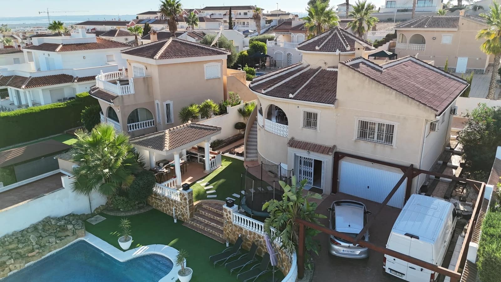 4 sypialnia Willa na sprzedaż w Ciudad Quesada z basenem garażem - 569 000 € (Ref: 10176968)