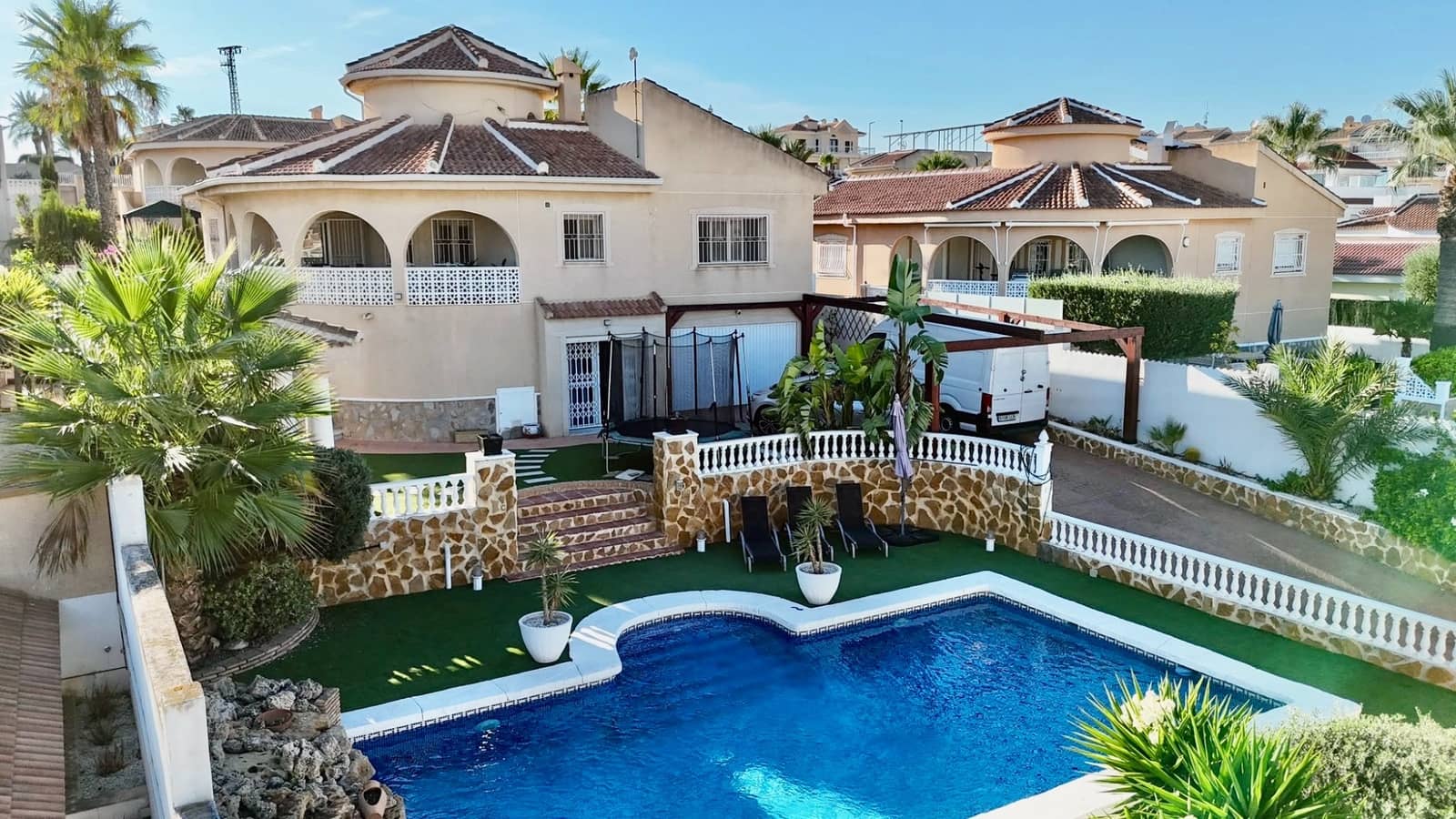 4 sypialnia Willa na sprzedaż w Ciudad Quesada z basenem garażem - 569 000 € (Ref: 10176968)