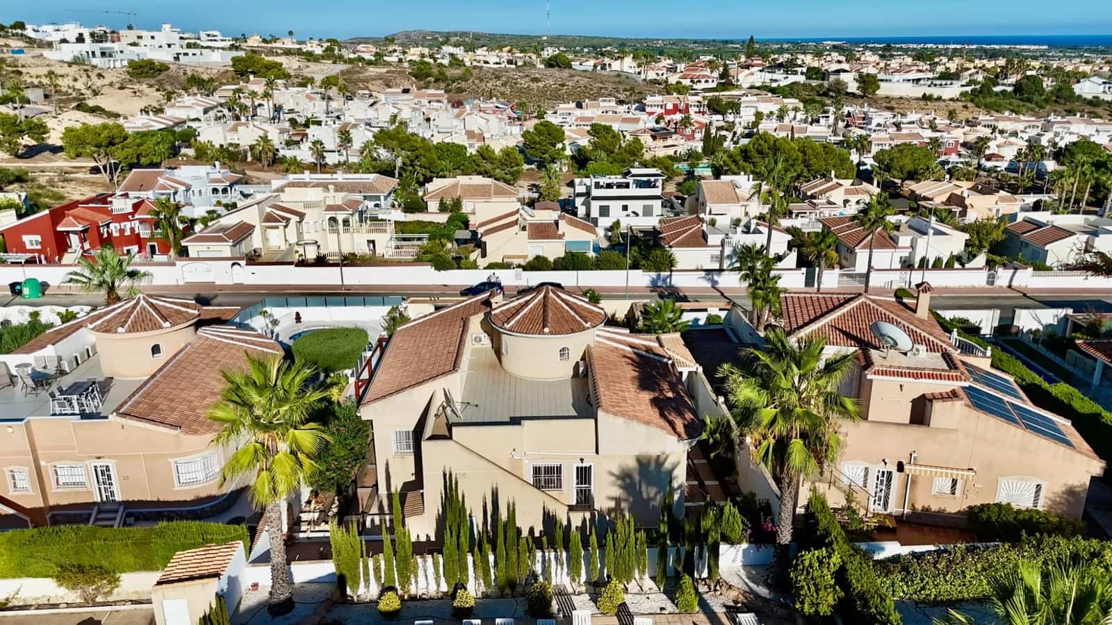 4 sypialnia Willa na sprzedaż w Ciudad Quesada z basenem garażem - 569 000 € (Ref: 10176968)