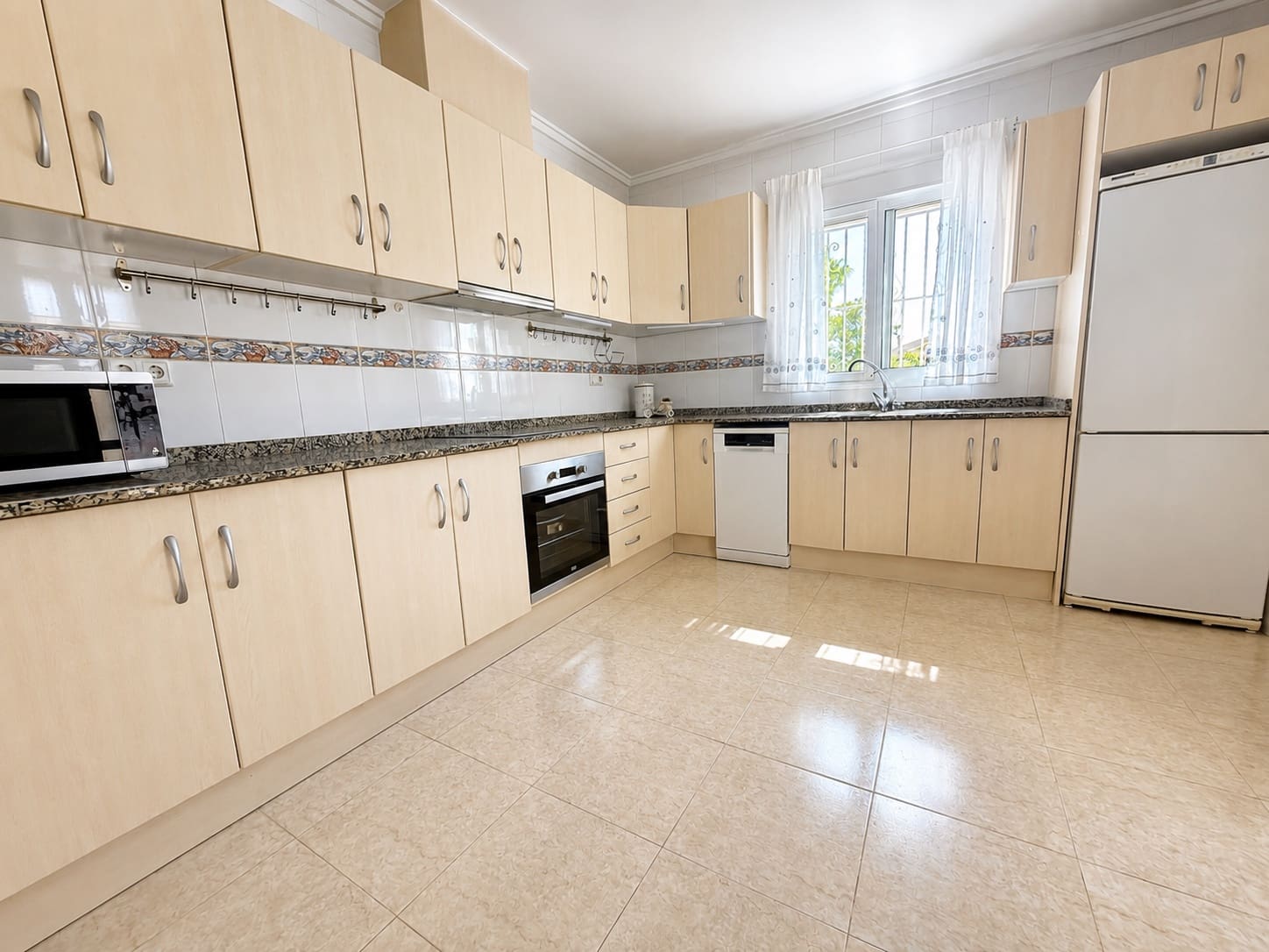 3 slaapkamer Villa te koop in Ciudad Quesada met zwembad garage - € 450.000 (Ref: 10176969)