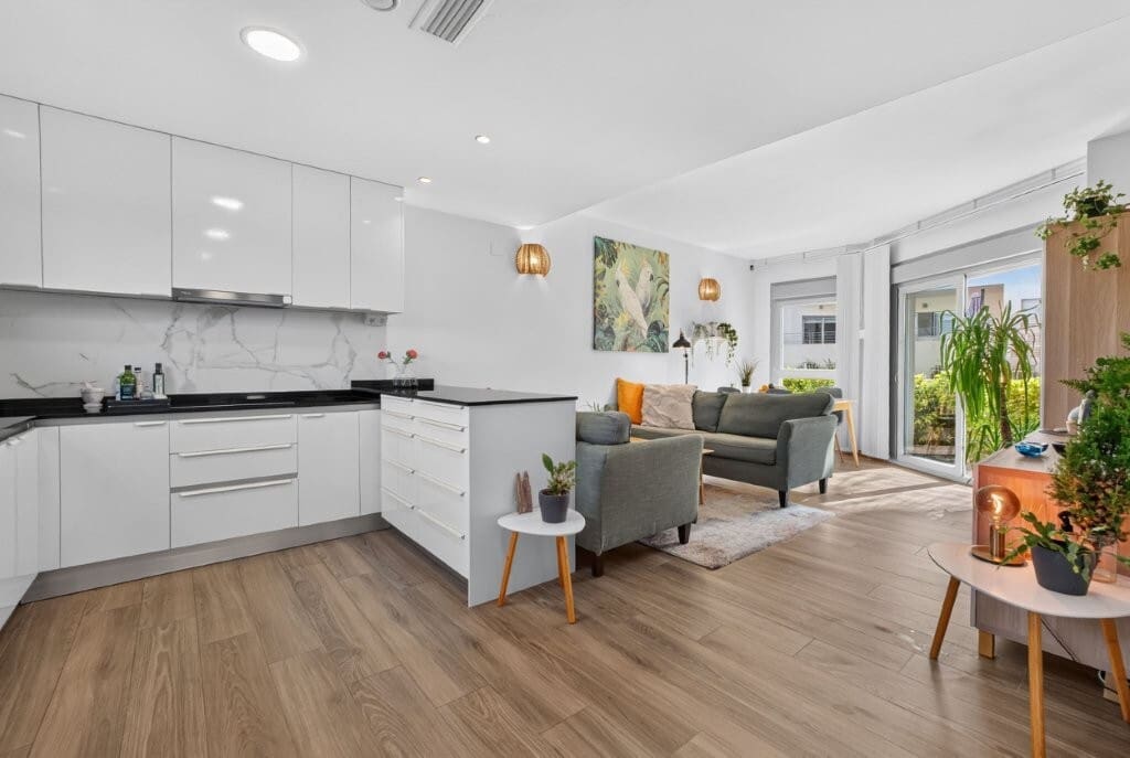 3 quarto Moradia Geminada para venda em La Veleta com piscina garagem - 439 000 € (Ref: 10176973)