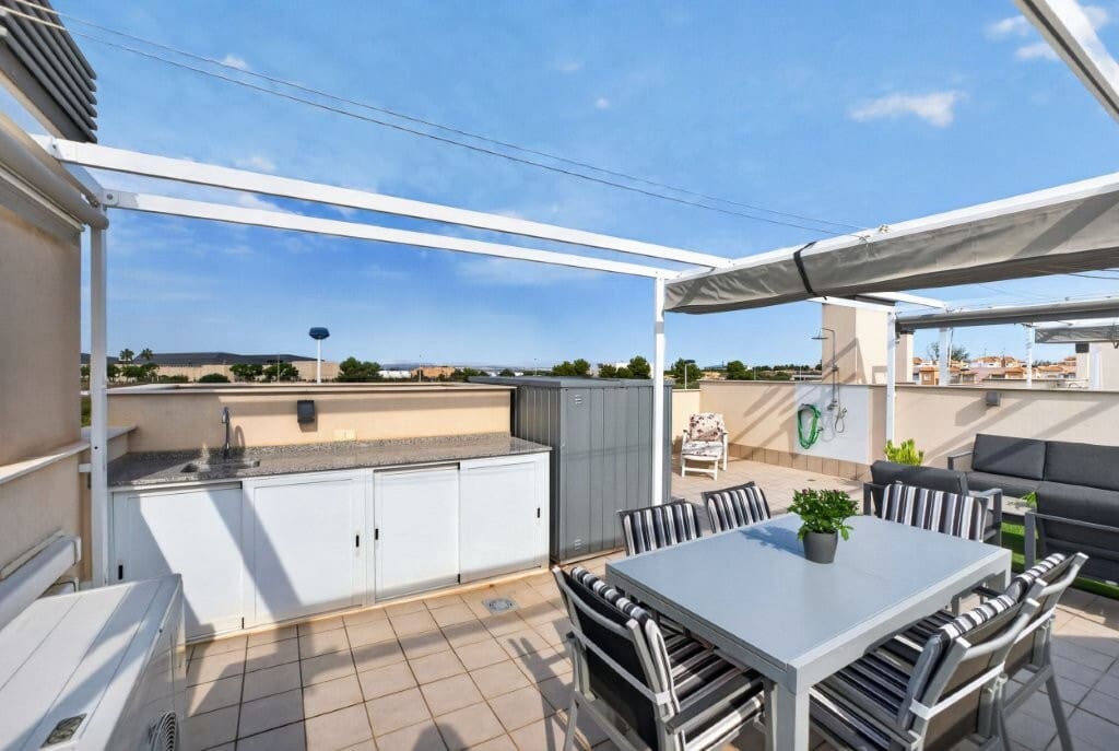 3 quarto Moradia Geminada para venda em La Veleta com piscina garagem - 439 000 € (Ref: 10176973)