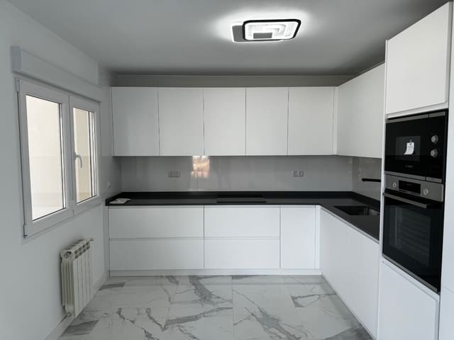 5 Zimmer Villa zu verkaufen in Los Balcones mit Pool Garage - 849.000 € (Ref: 10176975)