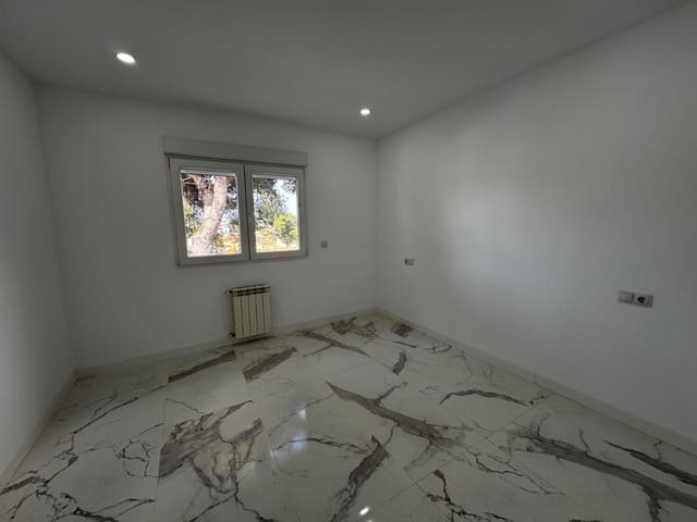 5 Zimmer Villa zu verkaufen in Los Balcones mit Pool Garage - 849.000 € (Ref: 10176975)