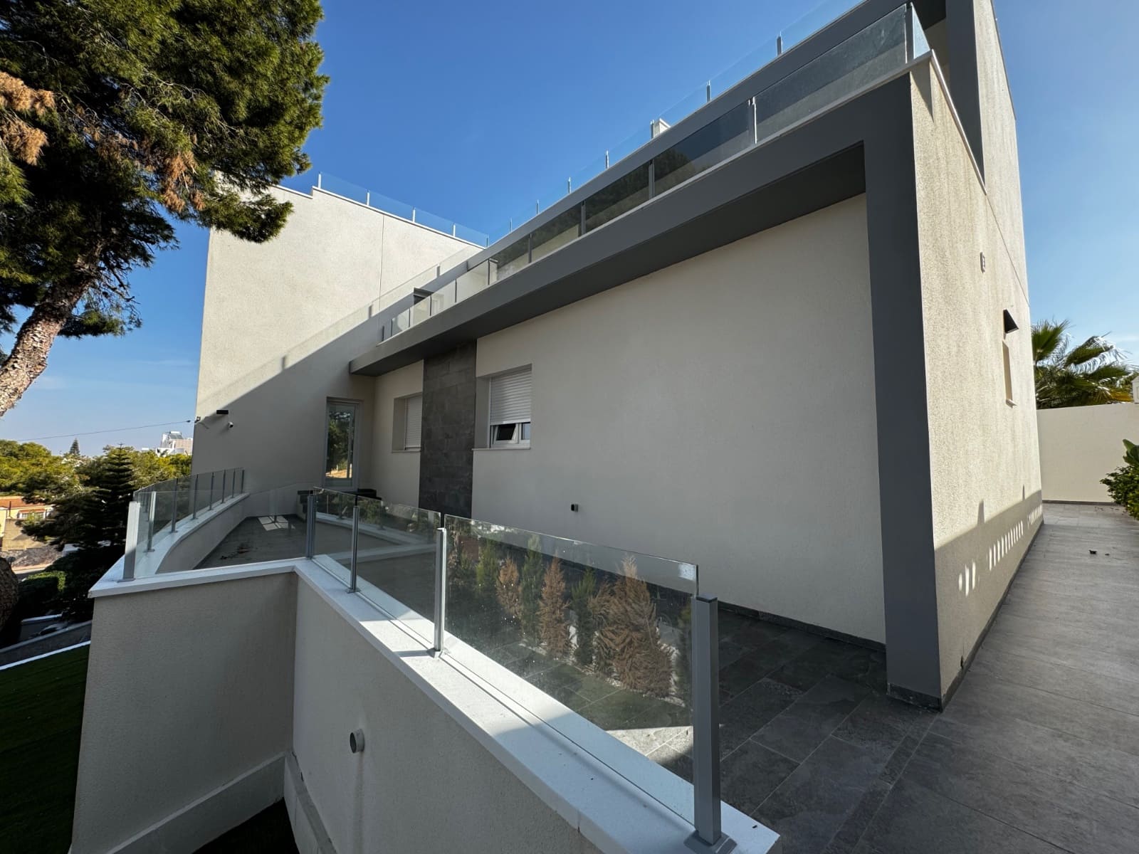 5 Zimmer Villa zu verkaufen in Los Balcones mit Pool Garage - 849.000 € (Ref: 10176975)