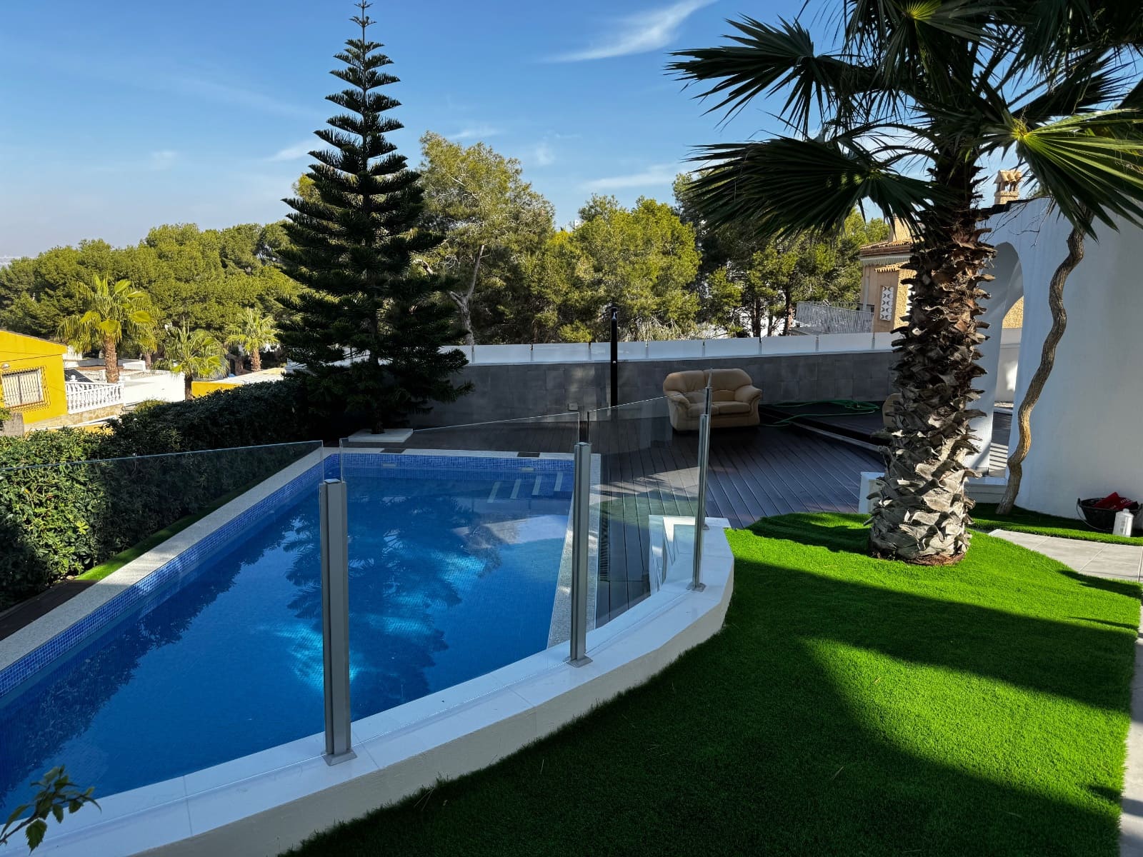 5 Zimmer Villa zu verkaufen in Los Balcones mit Pool Garage - 849.000 € (Ref: 10176975)
