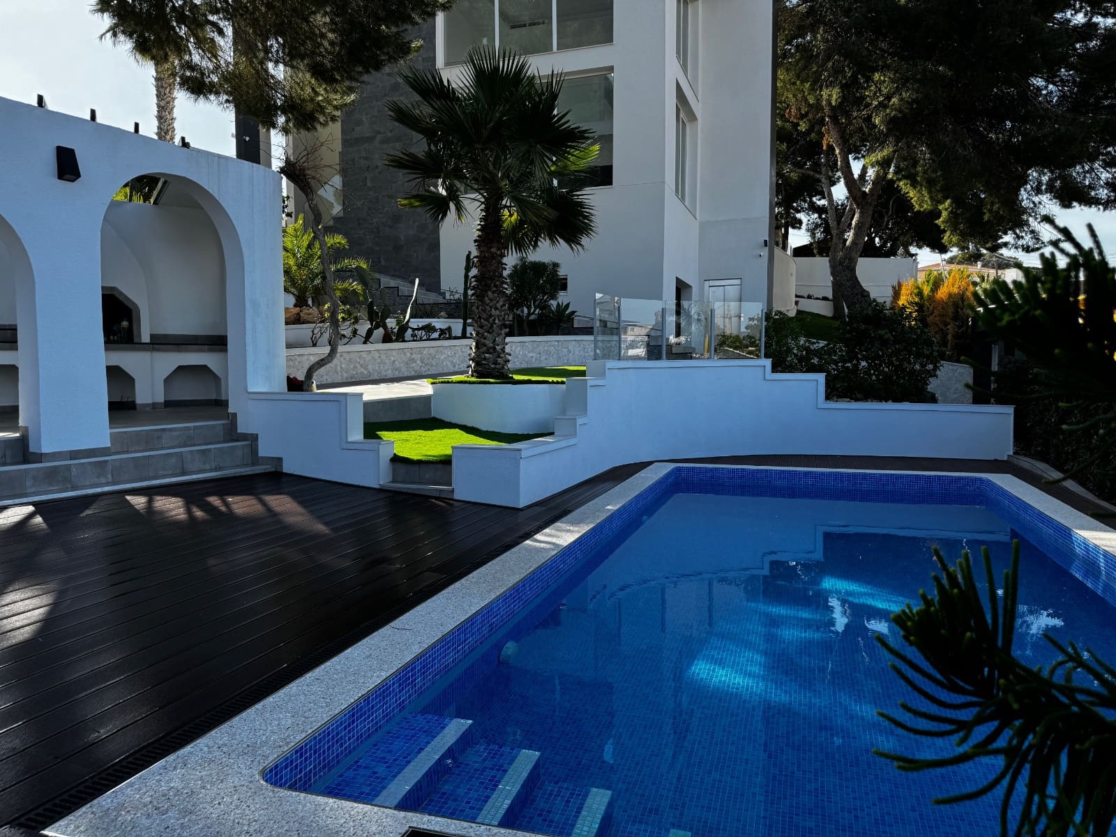 5 Zimmer Villa zu verkaufen in Los Balcones mit Pool Garage - 849.000 € (Ref: 10176975)