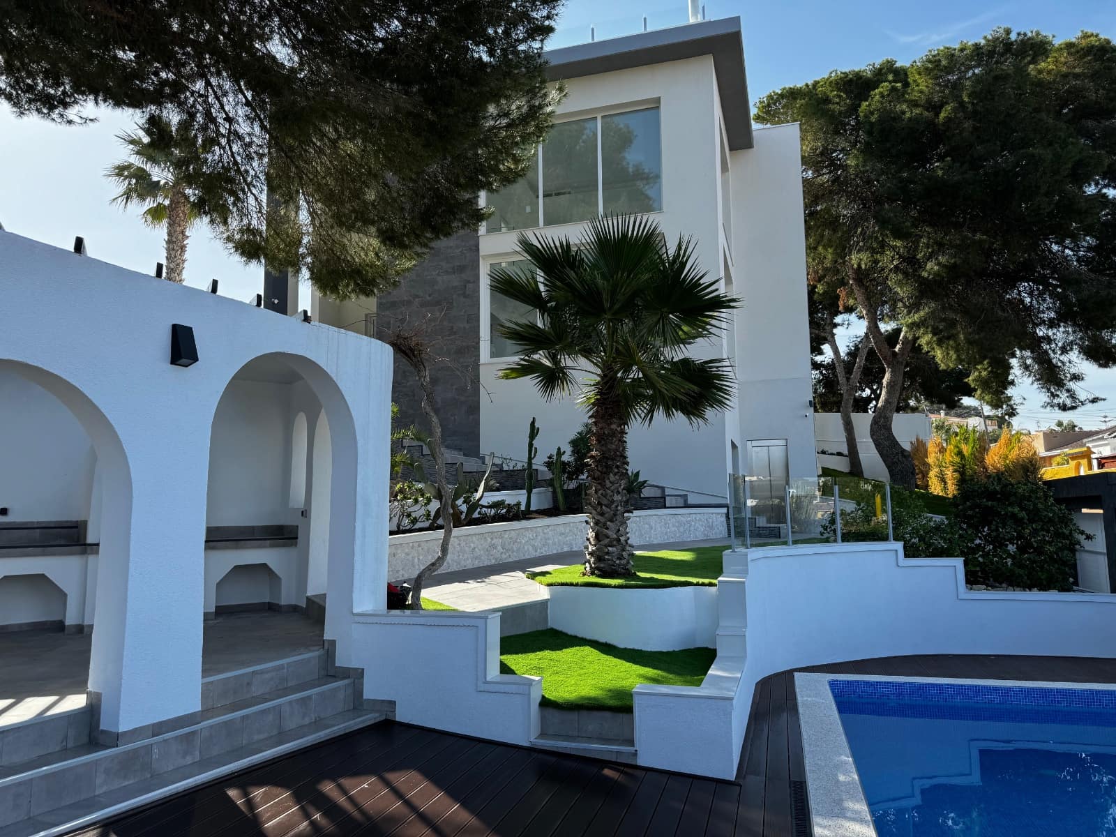 5 Zimmer Villa zu verkaufen in Los Balcones mit Pool Garage - 849.000 € (Ref: 10176975)