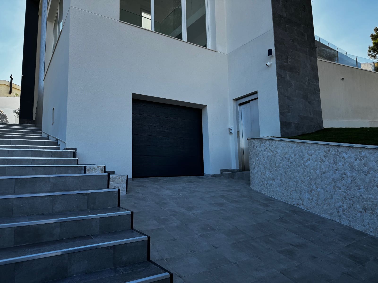 5 Zimmer Villa zu verkaufen in Los Balcones mit Pool Garage - 849.000 € (Ref: 10176975)