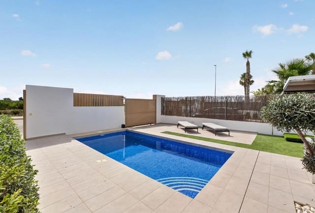 Chalet de 3 habitaciones en El Raso, Guardamar del Segura en venta con piscina garaje - 420.000 € (Ref: 10176976)
