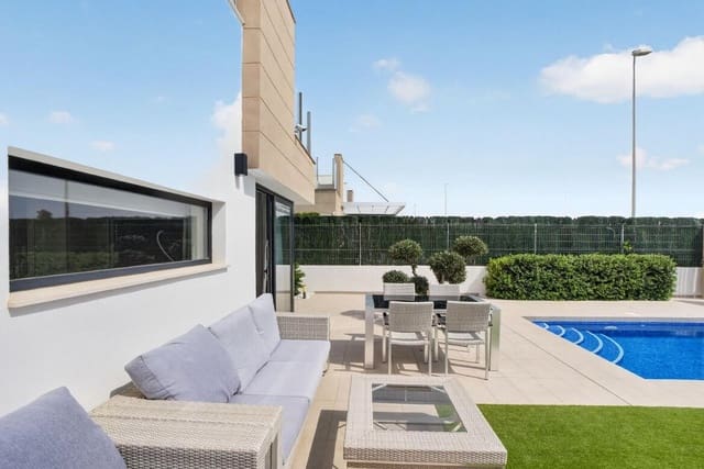 Chalet de 3 habitaciones en El Raso, Guardamar del Segura en venta con piscina garaje - 420.000 € (Ref: 10176976)