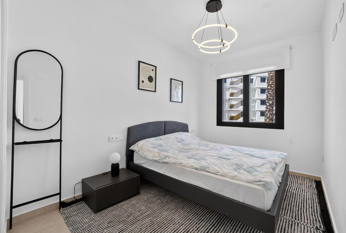 Chalet de 3 habitaciones en Guardamar del Segura en venta con piscina garaje - 420.000 € (Ref: 10176976)