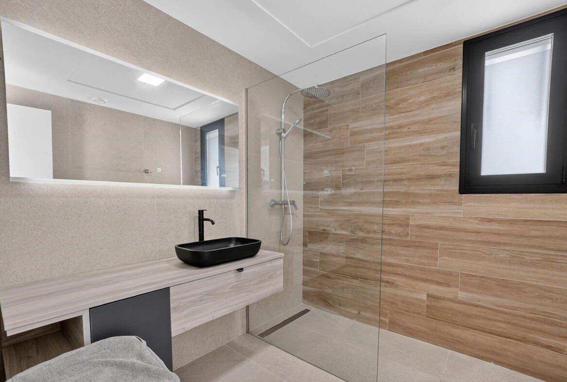 Chalet de 3 habitaciones en Guardamar del Segura en venta con piscina garaje - 420.000 € (Ref: 10176976)