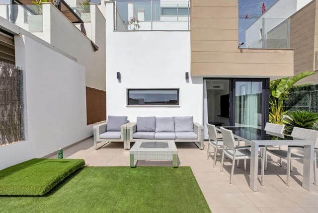 Chalet de 3 habitaciones en El Raso, Guardamar del Segura en venta con piscina garaje - 420.000 € (Ref: 10176976)