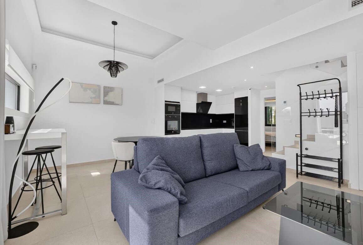 Chalet de 3 habitaciones en Guardamar del Segura en venta con piscina garaje - 420.000 € (Ref: 10176976)
