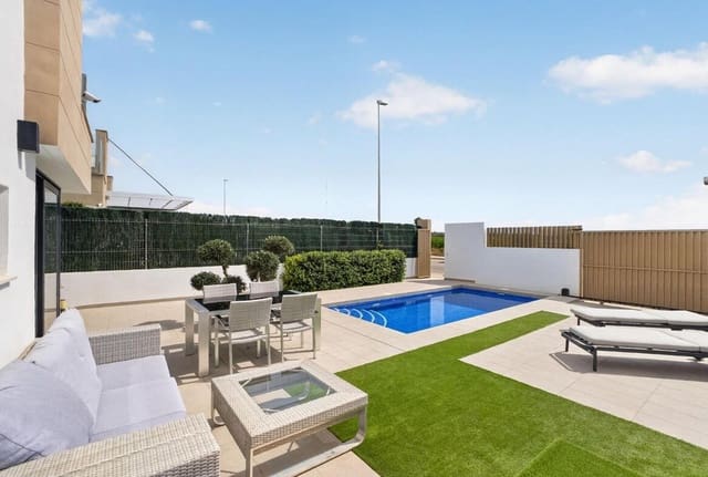 Chalet de 3 habitaciones en El Raso, Guardamar del Segura en venta con piscina garaje - 420.000 € (Ref: 10176976)