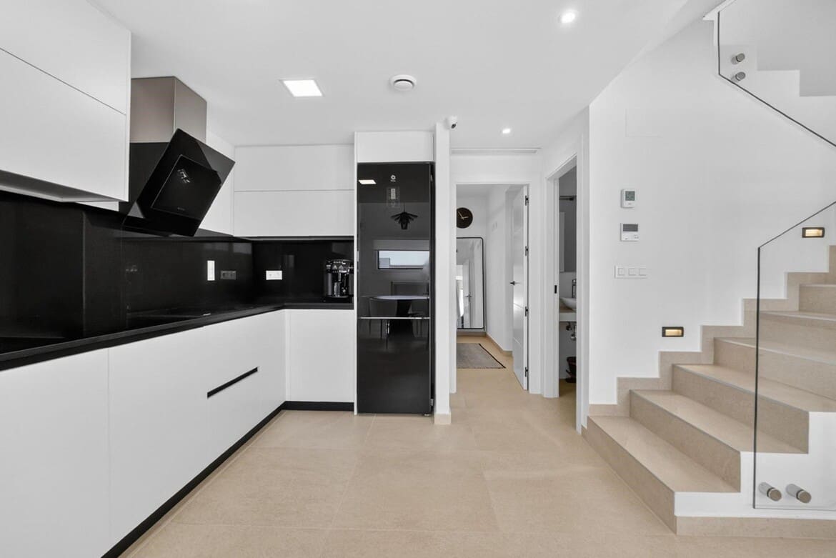 Chalet de 3 habitaciones en Guardamar del Segura en venta con piscina garaje - 420.000 € (Ref: 10176976)