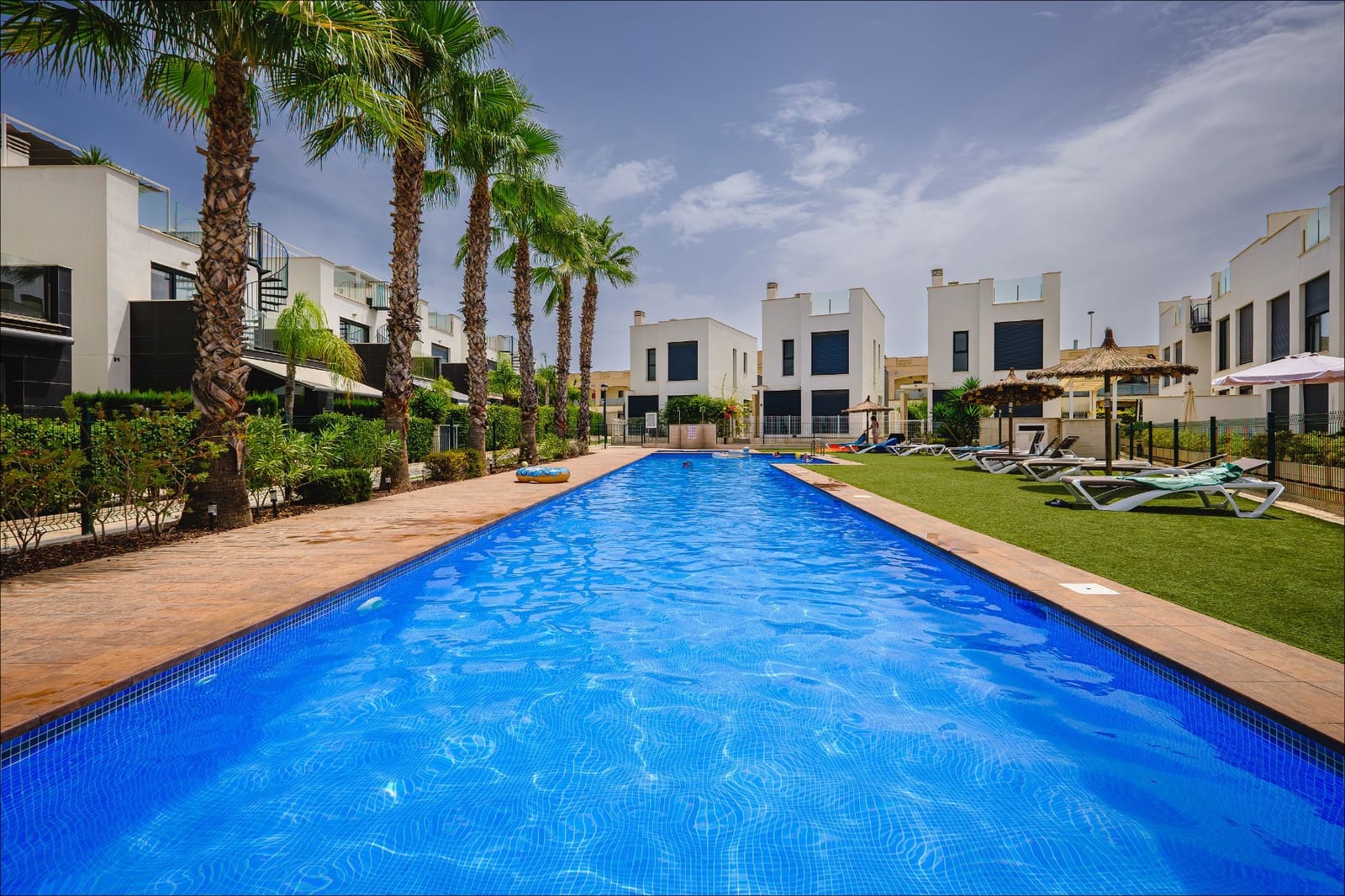 Apartamento de 2 habitaciones en Orihuela Costa en venta con piscina garaje - 285.000 € (Ref: 10176977)