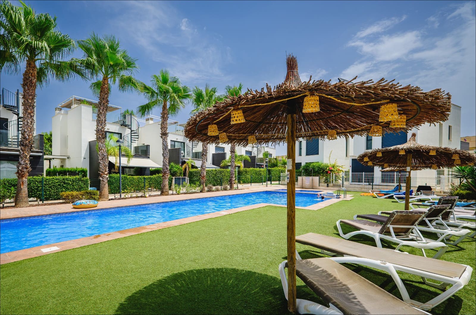 Apartamento de 2 habitaciones en Orihuela Costa en venta con piscina garaje - 285.000 € (Ref: 10176977)