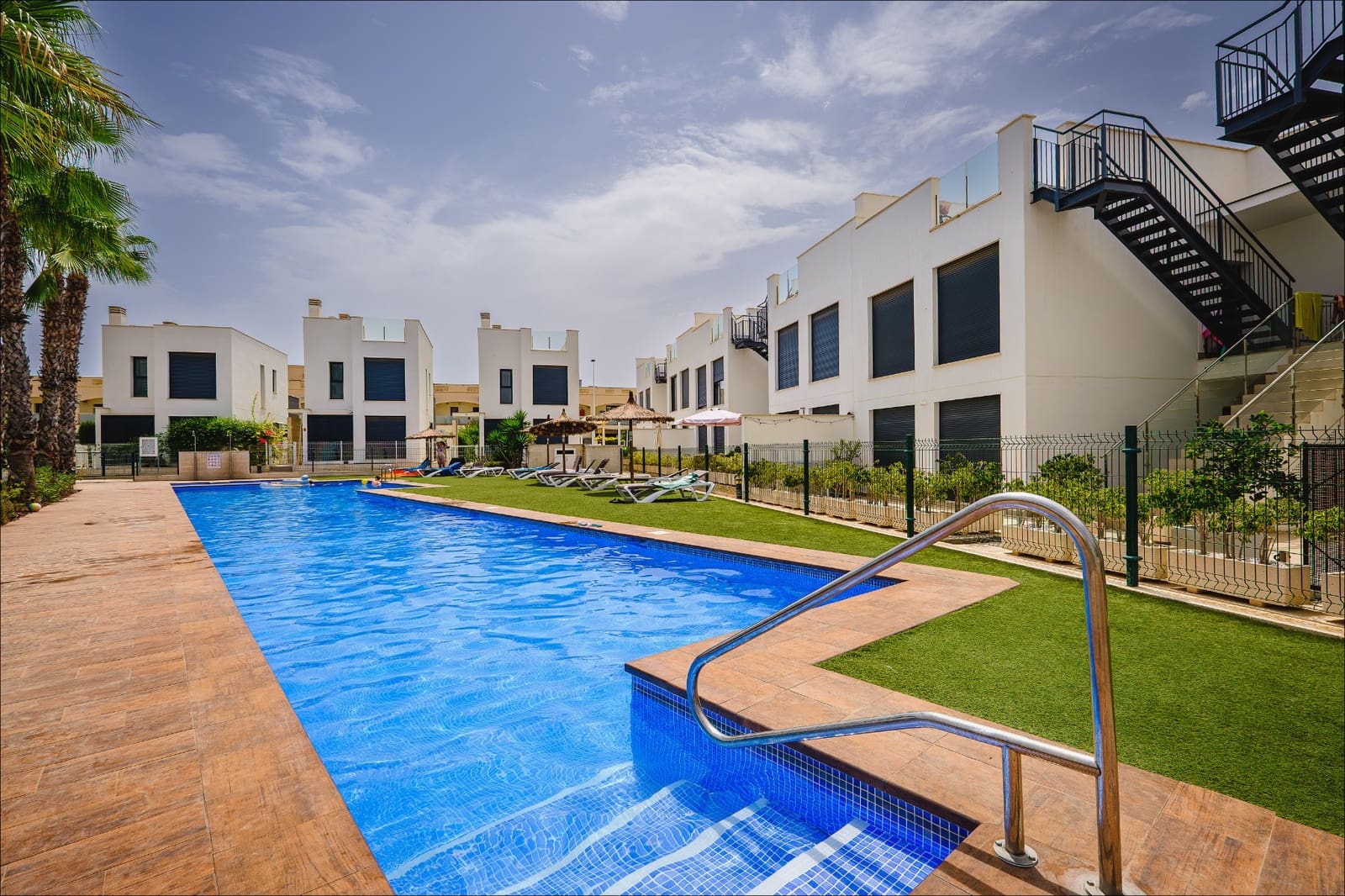 Apartamento de 2 habitaciones en Orihuela Costa en venta con piscina garaje - 285.000 € (Ref: 10176977)