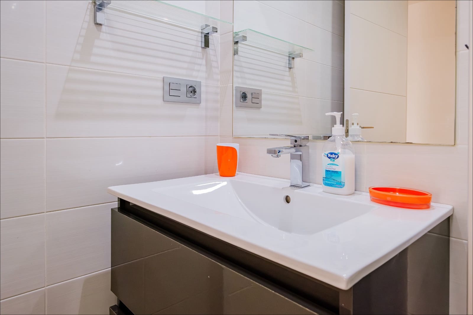 Apartamento de 2 habitaciones en Orihuela Costa en venta con piscina garaje - 285.000 € (Ref: 10176977)