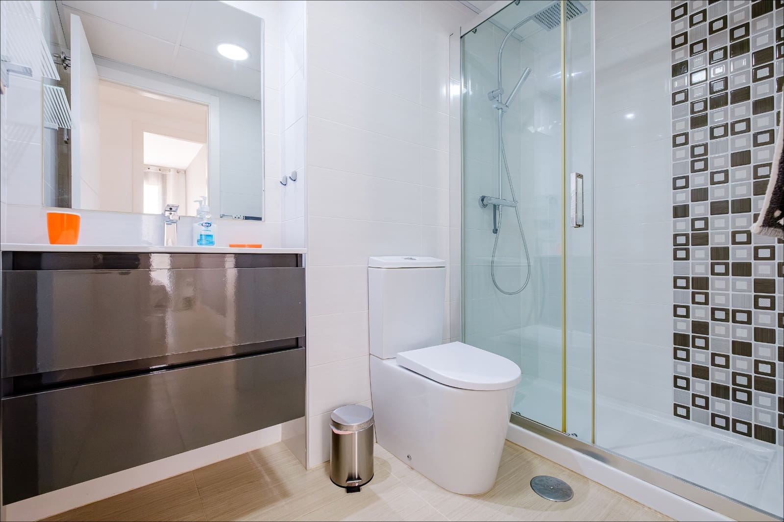 Apartamento de 2 habitaciones en Orihuela Costa en venta con piscina garaje - 285.000 € (Ref: 10176977)
