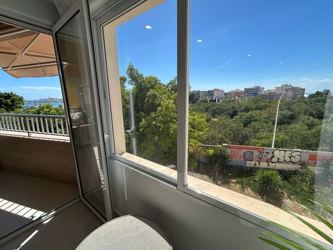 Apartamento de 3 habitaciones en Torrevieja en venta - 246.000 € (Ref: 10176979)