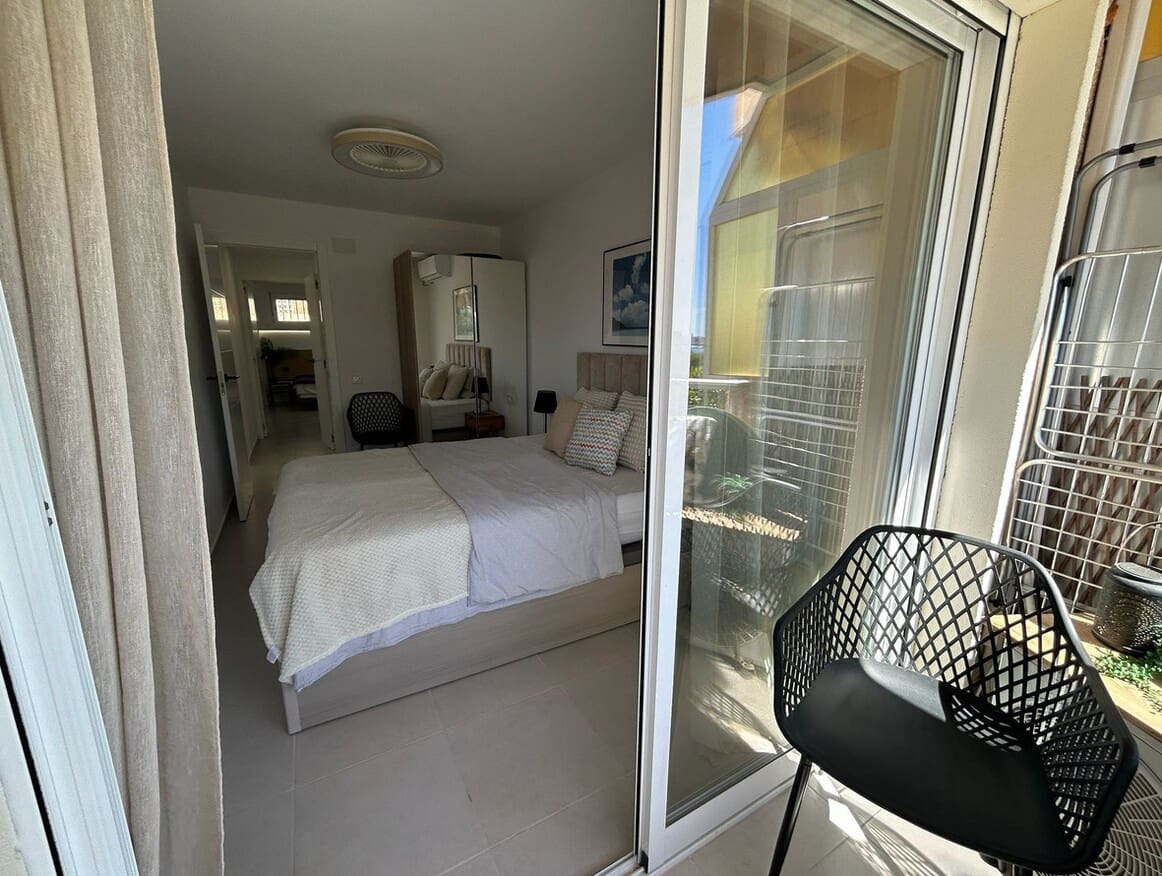 Apartamento de 3 habitaciones en Torrevieja en venta - 246.000 € (Ref: 10176979)
