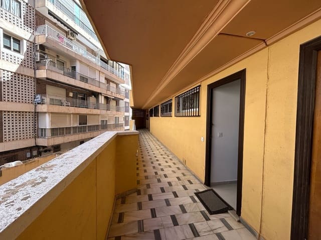 3 Zimmer Apartment zu verkaufen in Puerto Deportivo, Torrevieja - 246.000 € (Ref: 10176979)