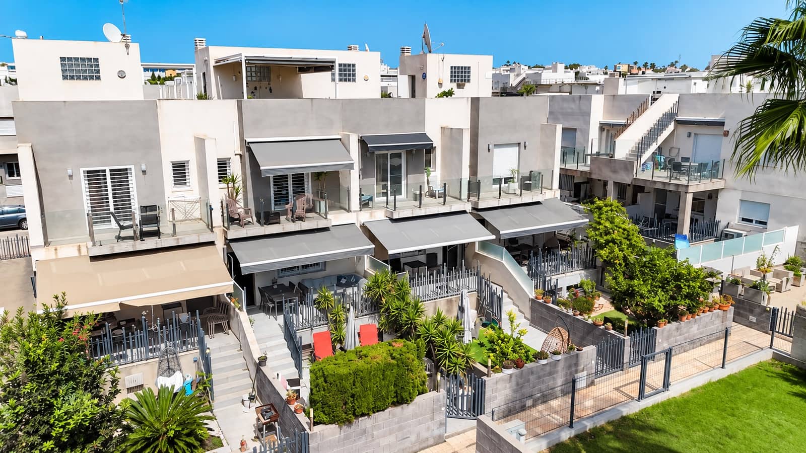 Adosado de 2 habitaciones en Aguas Nuevas en venta con piscina - 295.000 € (Ref: 10176981)