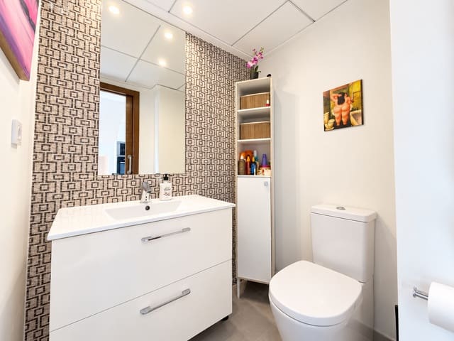 2 soverom Rekkehus til salgs i Aguas Nuevas, Torrevieja med svømmebasseng - € 295 000 (Ref: 10176981)