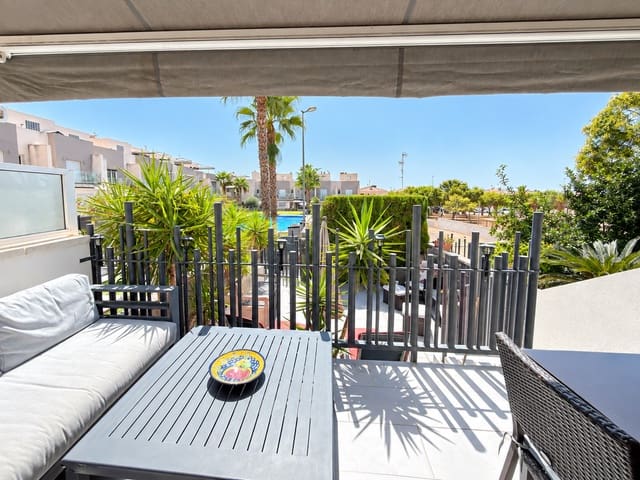 2 soverom Rekkehus til salgs i Aguas Nuevas, Torrevieja med svømmebasseng - € 295 000 (Ref: 10176981)