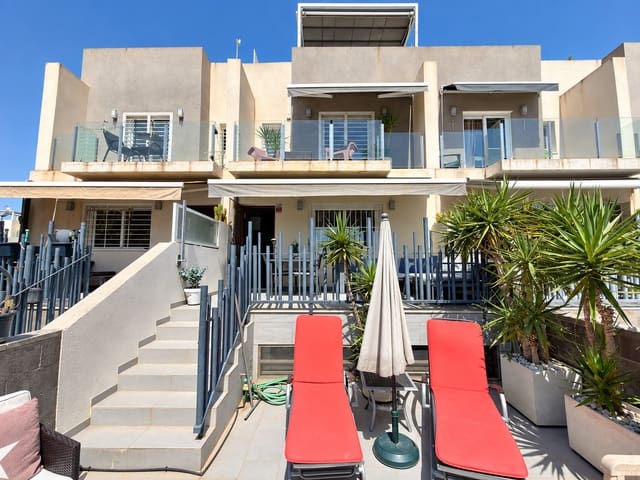 2 soverom Rekkehus til salgs i Aguas Nuevas, Torrevieja med svømmebasseng - € 295 000 (Ref: 10176981)
