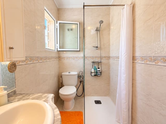 3 slaapkamer Rijtjeshuis te koop in La Florida, Orihuela met zwembad garage - € 215.000 (Ref: 10176982)