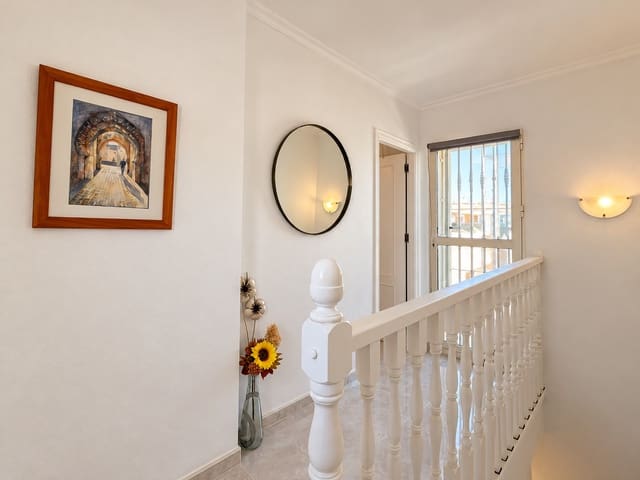 3 slaapkamer Rijtjeshuis te koop in La Florida, Orihuela met zwembad garage - € 215.000 (Ref: 10176982)